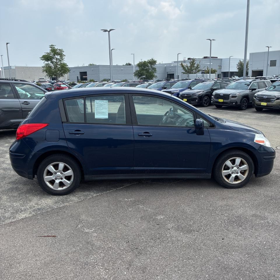 Nissan Versa 5dr HB Auto 1.8 S 2012