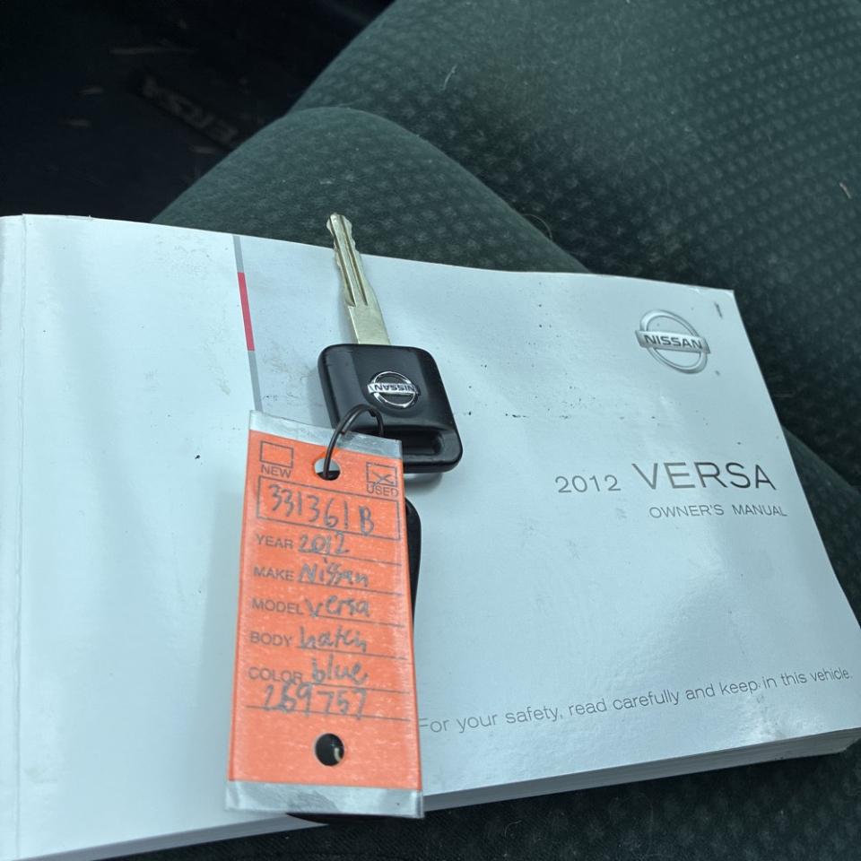 Nissan Versa 5dr HB Auto 1.8 S 2012