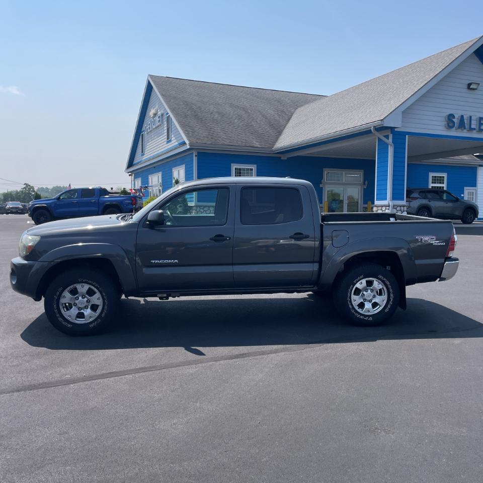 Toyota Tacoma 4WD Double V6 MT (Natl) 2011