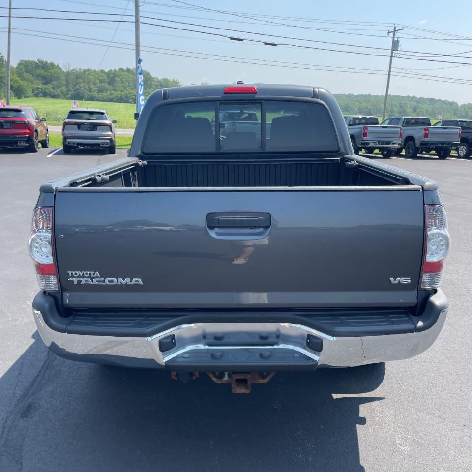 Toyota Tacoma 4WD Double V6 MT (Natl) 2011