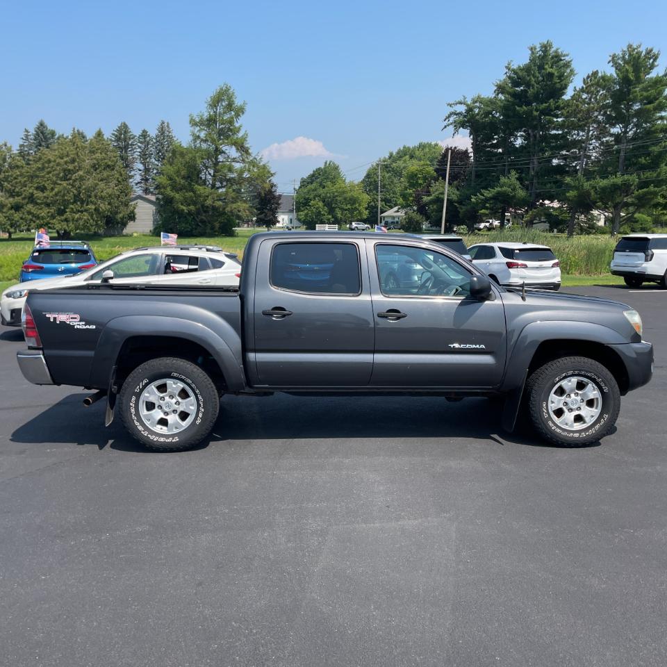 Toyota Tacoma 4WD Double V6 MT (Natl) 2011