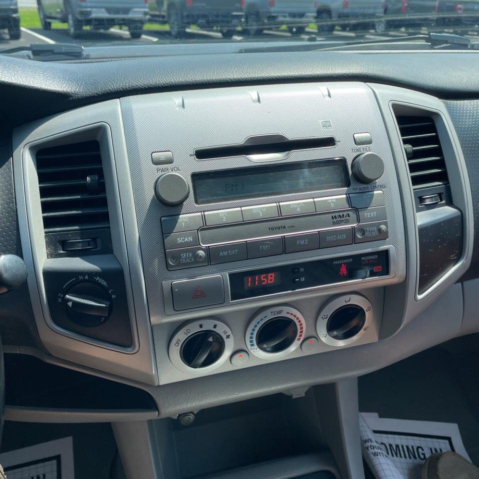 Toyota Tacoma 4WD Double V6 MT (Natl) 2011