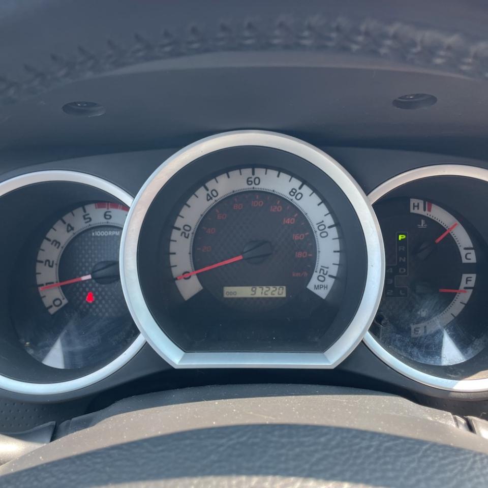 Toyota Tacoma 4WD Double V6 MT (Natl) 2011