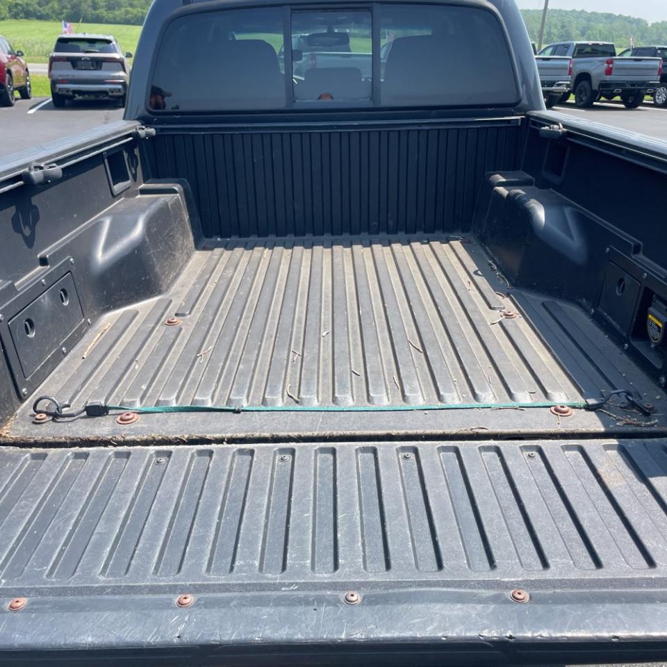 Toyota Tacoma 4WD Double V6 MT (Natl) 2011