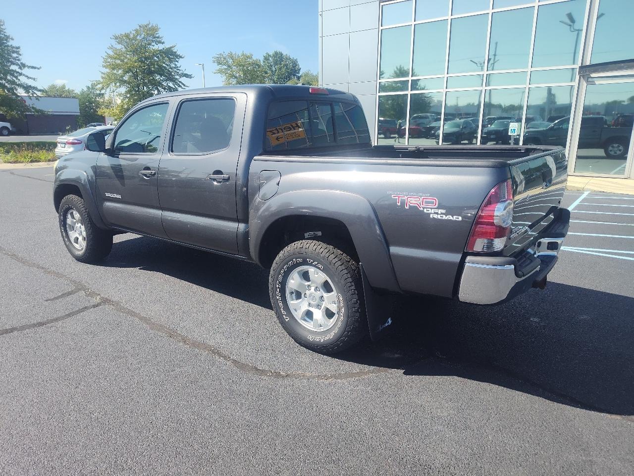 Toyota Tacoma 4WD Double V6 MT (Natl) 2011