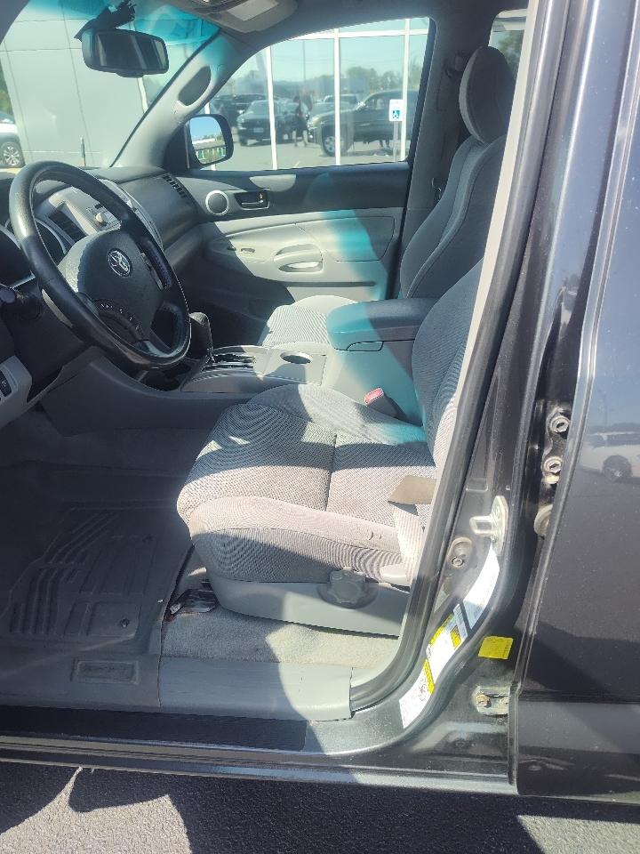 Toyota Tacoma 4WD Double V6 MT (Natl) 2011