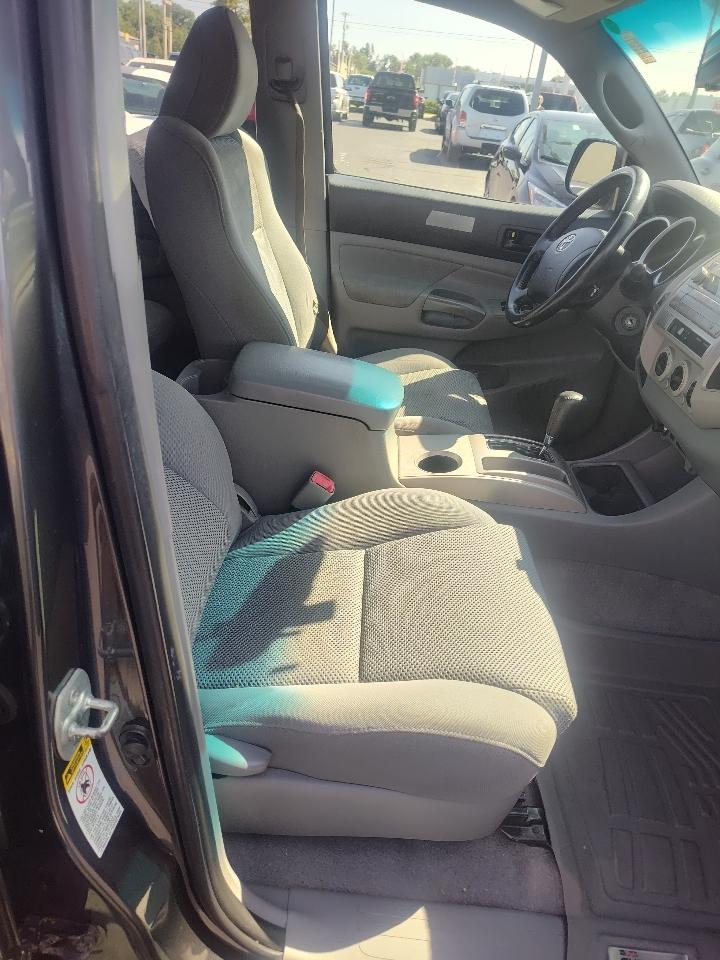 Toyota Tacoma 4WD Double V6 MT (Natl) 2011