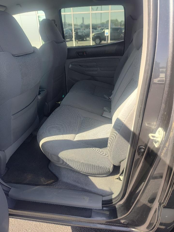 Toyota Tacoma 4WD Double V6 MT (Natl) 2011