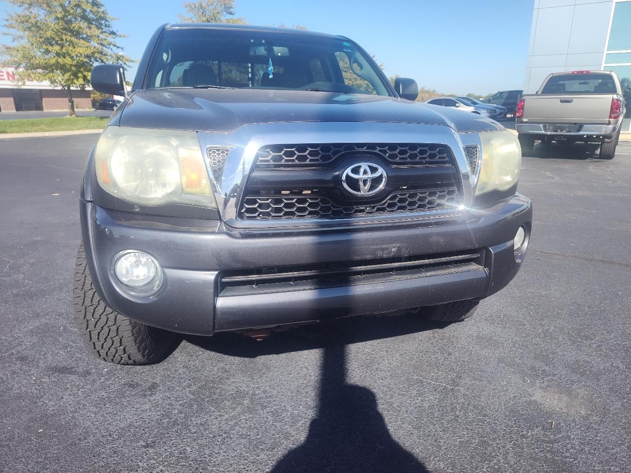Toyota Tacoma 4WD Double V6 MT (Natl) 2011