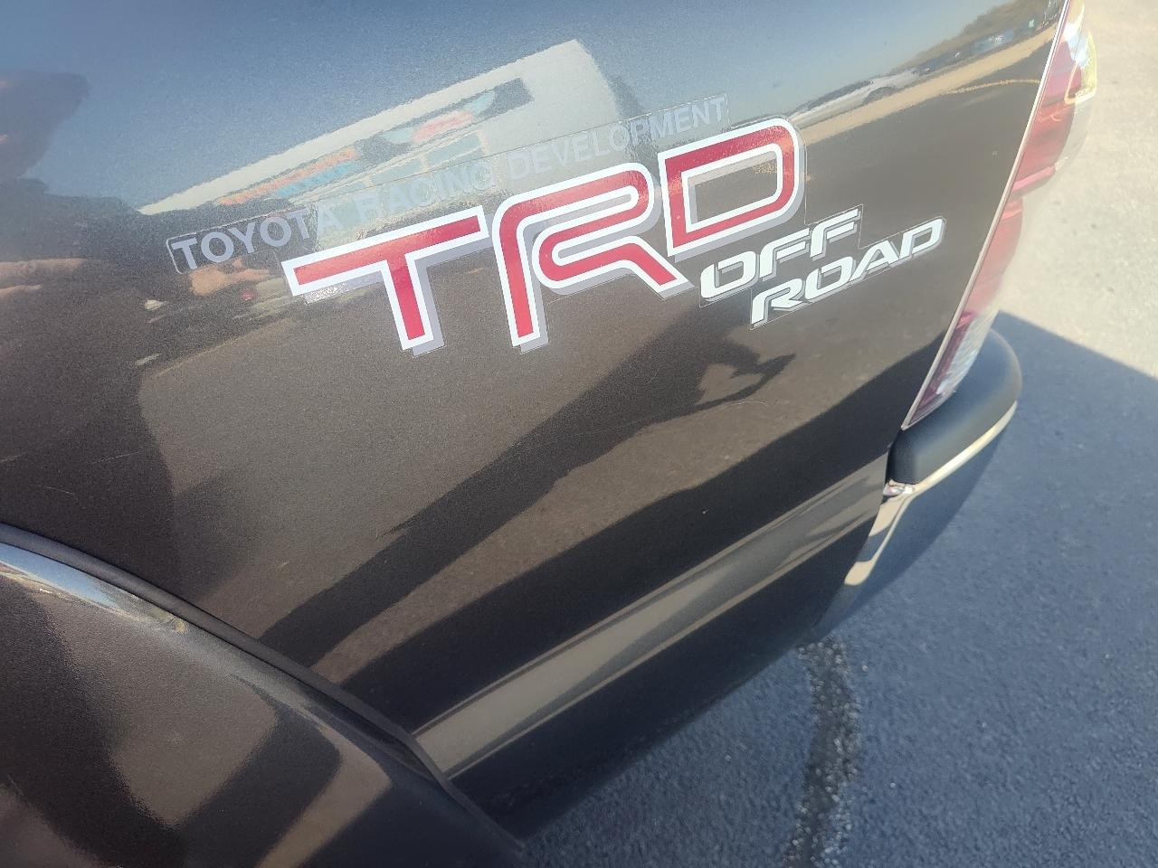 Toyota Tacoma 4WD Double V6 MT (Natl) 2011