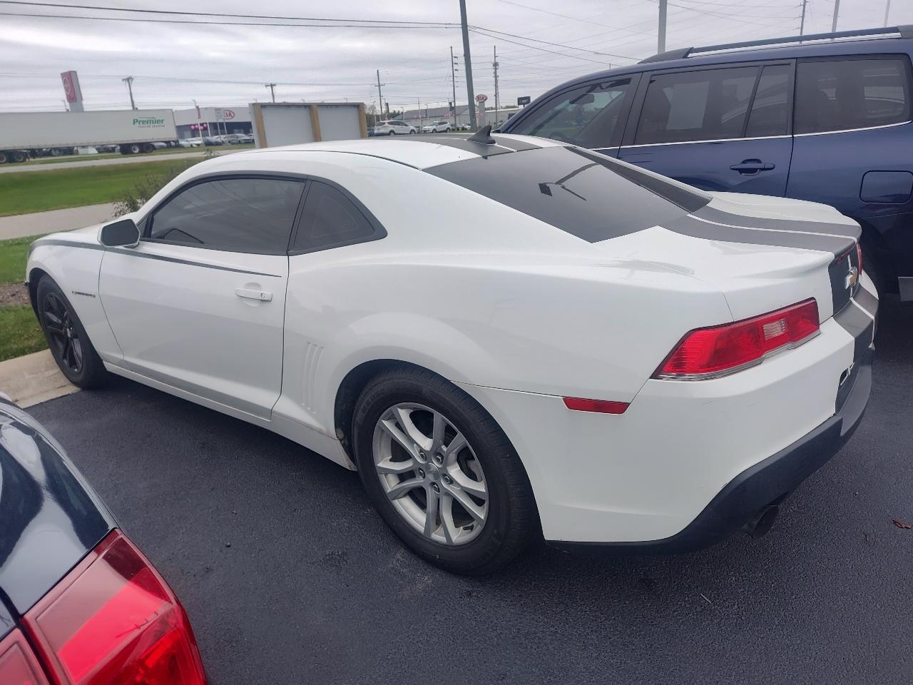 Chevrolet Camaro 2dr Cpe LS w/2LS 2015