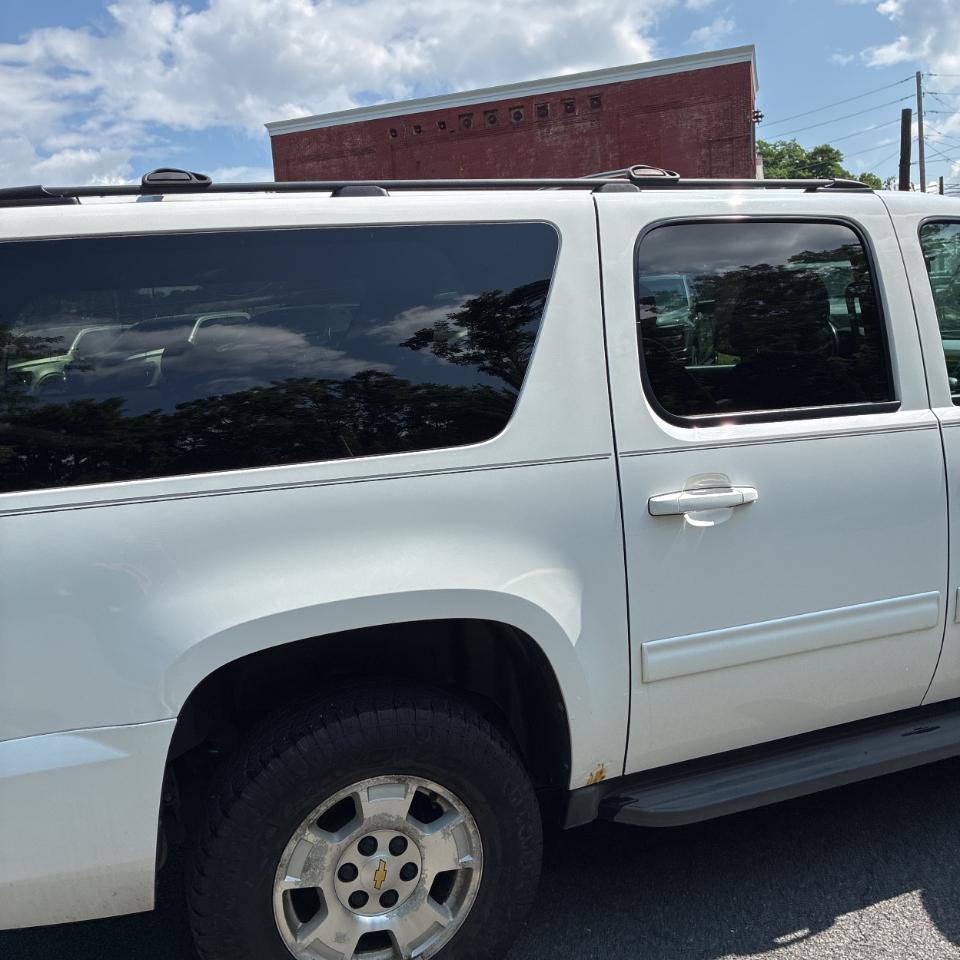 Chevrolet Suburban 4WD 4dr LS 2014