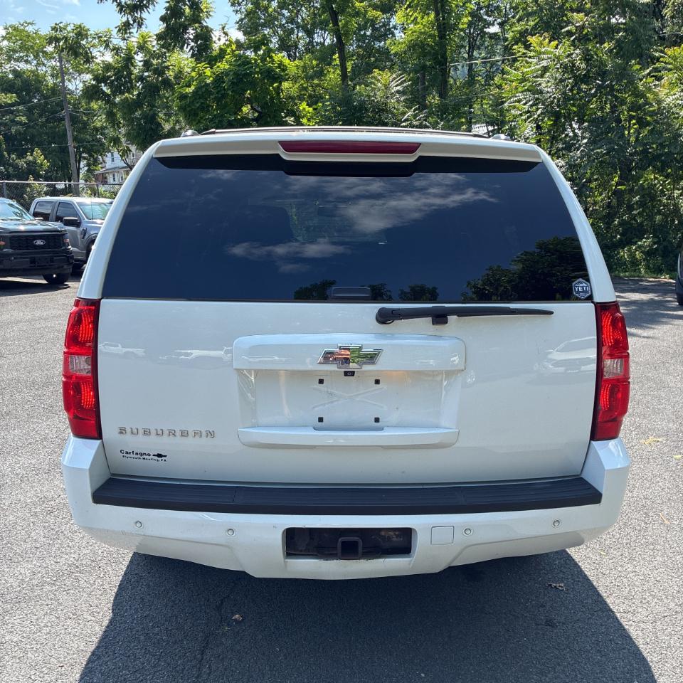 Chevrolet Suburban 4WD 4dr LS 2014