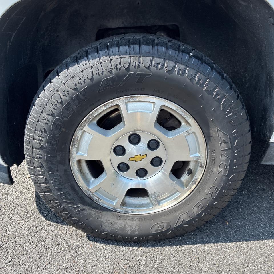 Chevrolet Suburban 4WD 4dr LS 2014