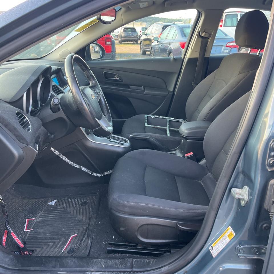 Chevrolet Cruze 4dr Sdn LT w/1LT 2012