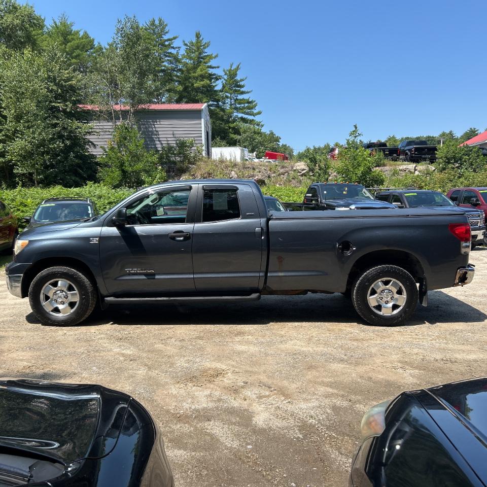 Toyota Tundra 4WD Double 164.6" 4.7L V8 SR5 (Natl 2007