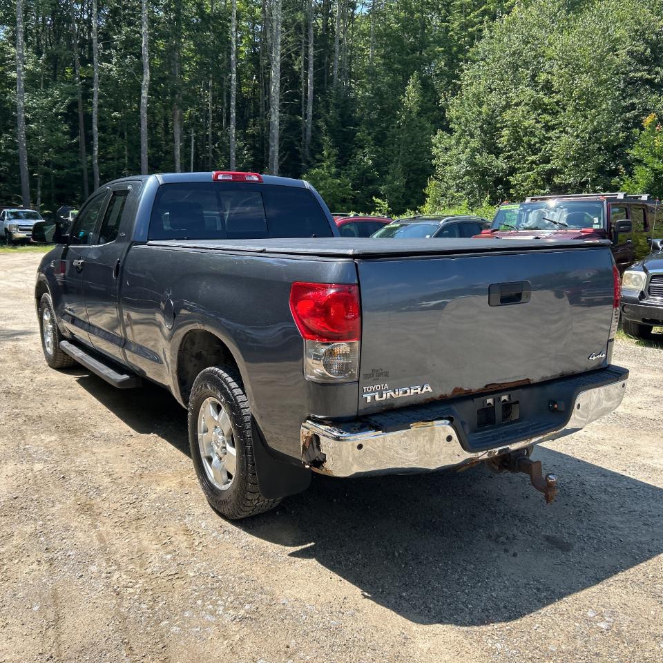 Toyota Tundra 4WD Double 164.6" 4.7L V8 SR5 (Natl 2007