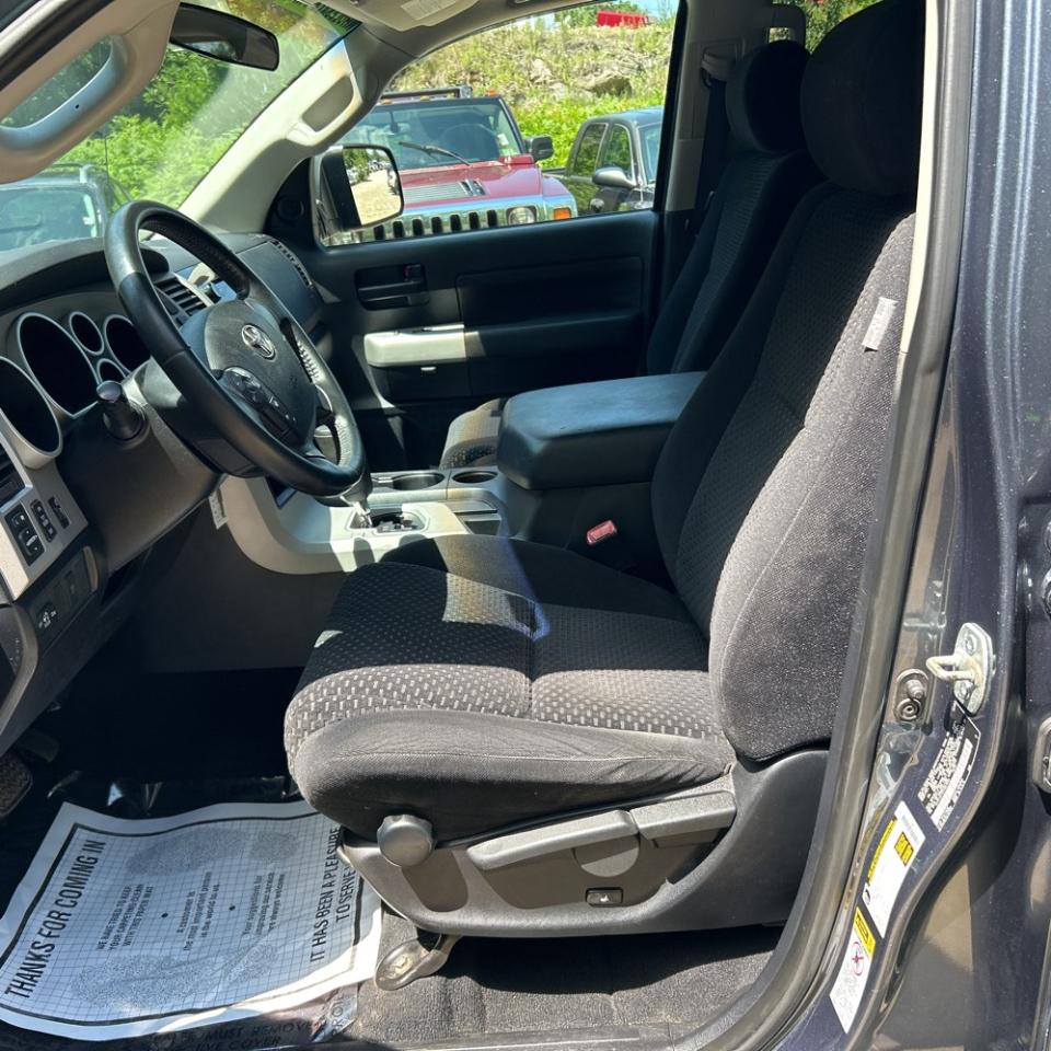 Toyota Tundra 4WD Double 164.6" 4.7L V8 SR5 (Natl 2007
