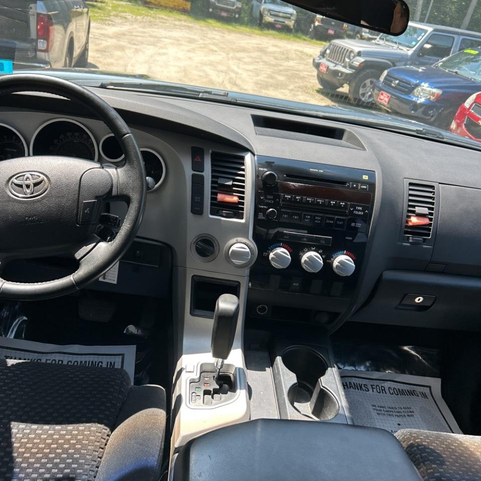 Toyota Tundra 4WD Double 164.6" 4.7L V8 SR5 (Natl 2007