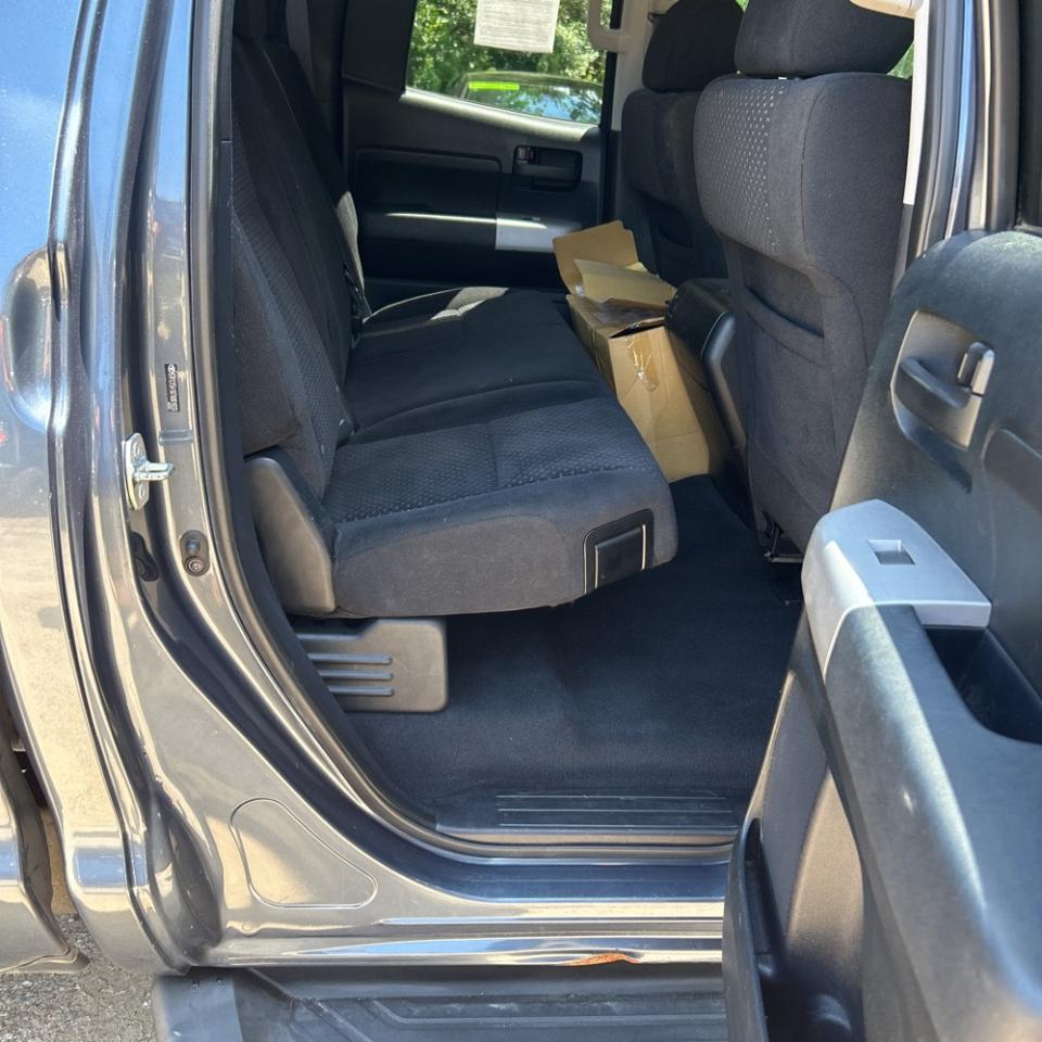 Toyota Tundra 4WD Double 164.6" 4.7L V8 SR5 (Natl 2007