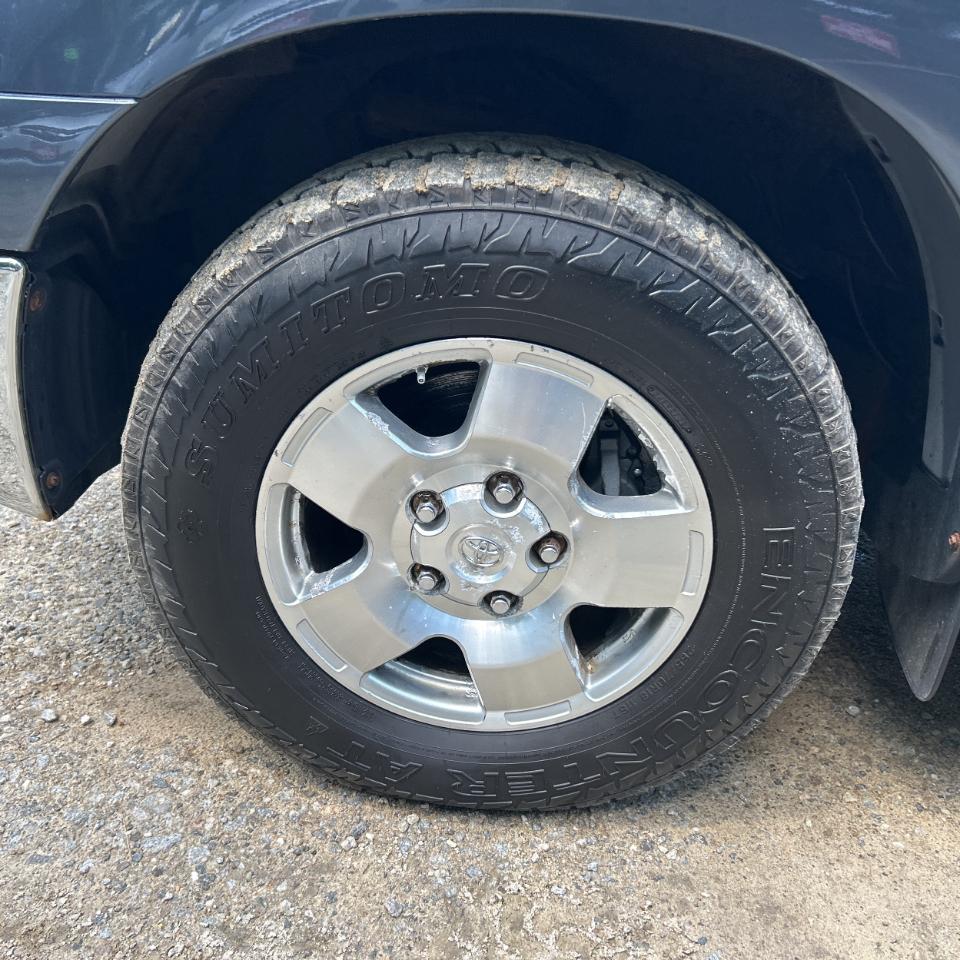 Toyota Tundra 4WD Double 164.6" 4.7L V8 SR5 (Natl 2007