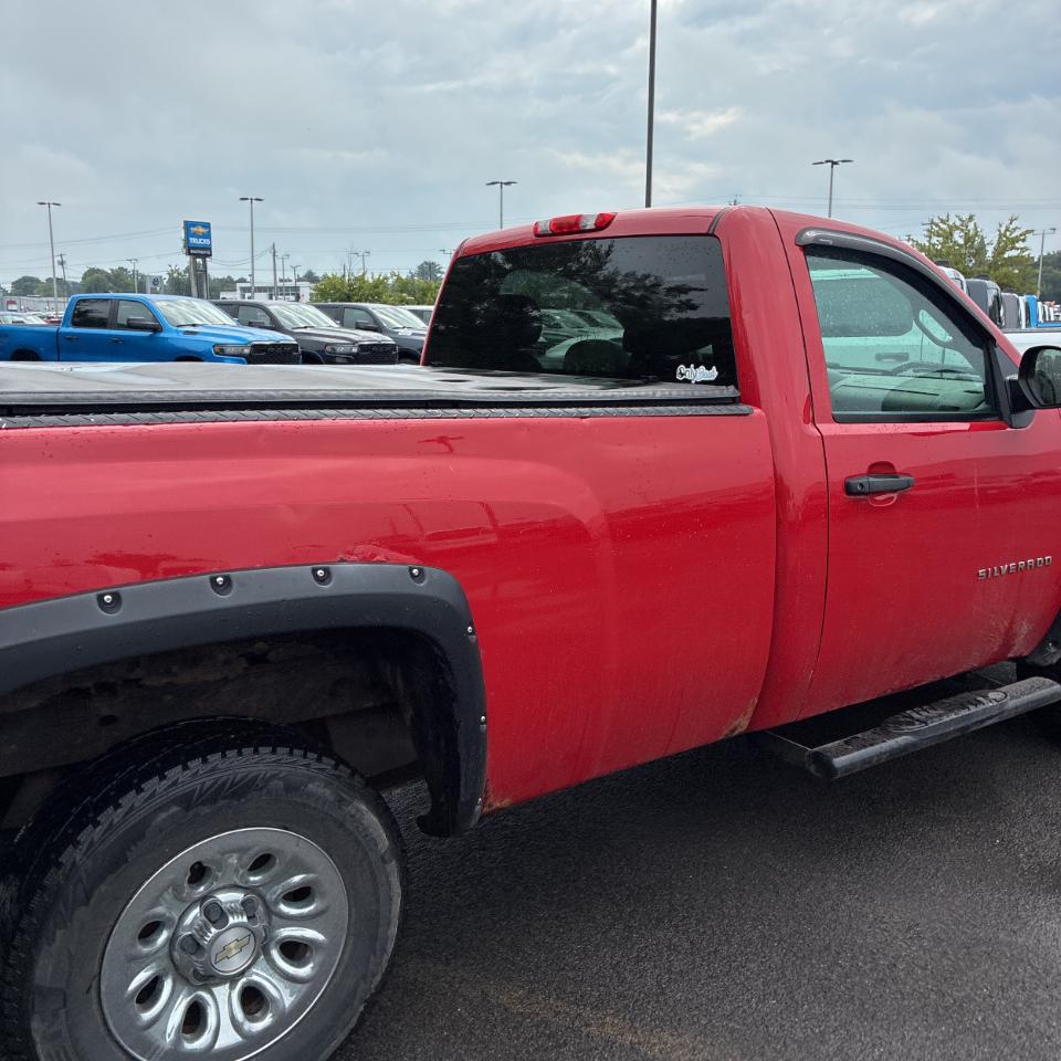 Chevrolet Silverado 1500 4WD Reg Cab 133.0" Work Truck 2012