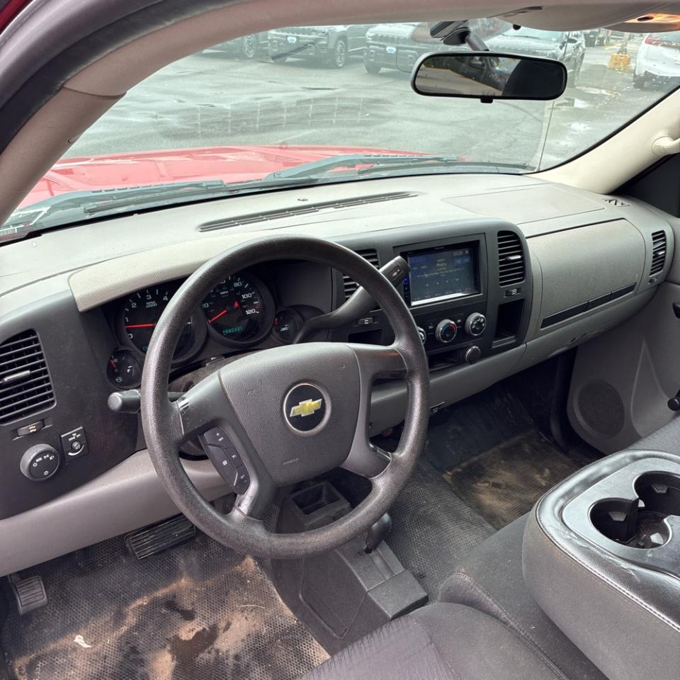 Chevrolet Silverado 1500 4WD Reg Cab 133.0" Work Truck 2012