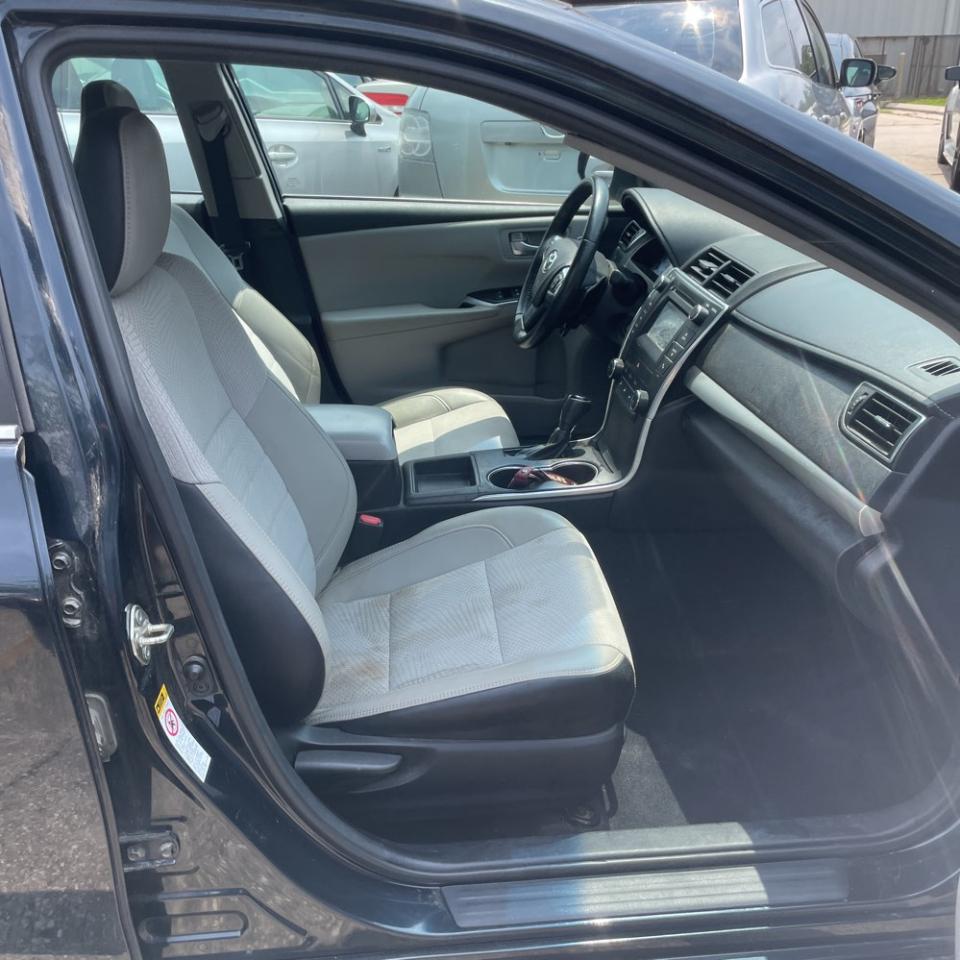 Toyota Camry XLE Auto (Natl) 2017