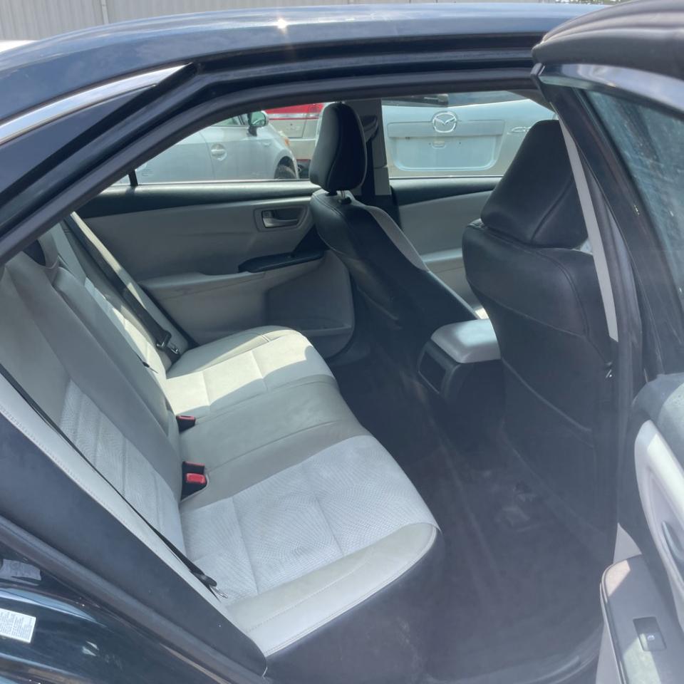 Toyota Camry XLE Auto (Natl) 2017