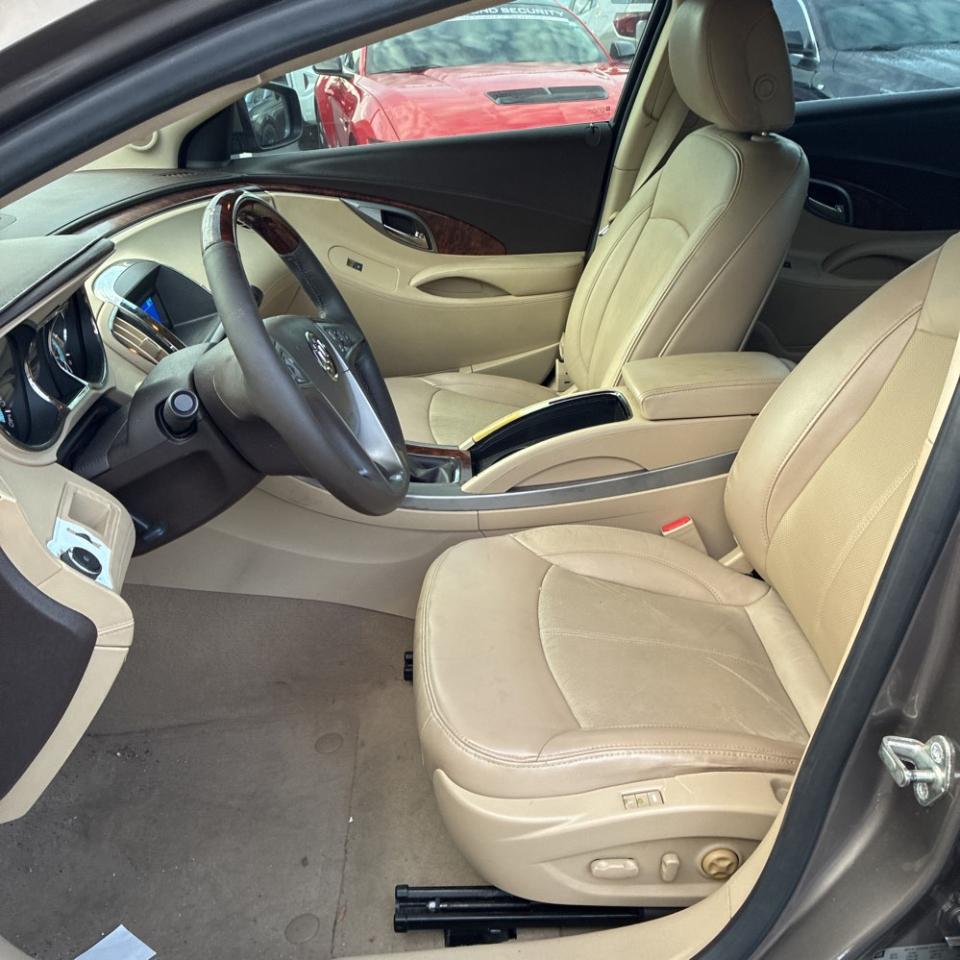 Buick LaCrosse 4dr Sdn CXS 3.6L 2010