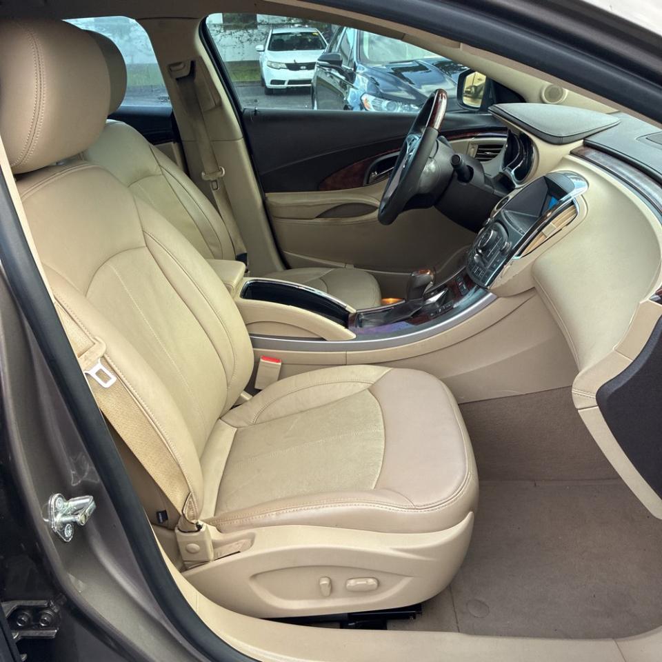 Buick LaCrosse 4dr Sdn CXS 3.6L 2010