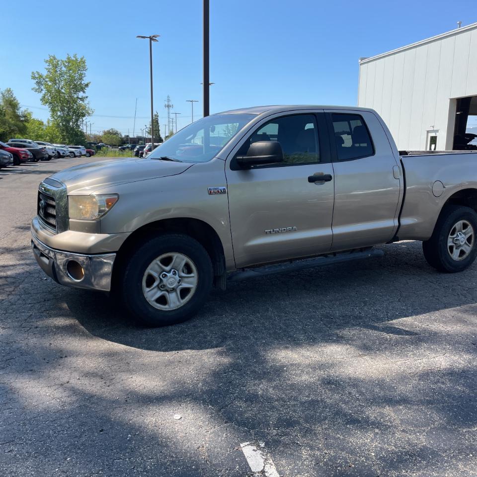 Toyota Tundra 4WD Truck Dbl 5.7L V8 6-Spd AT (Natl) 2008