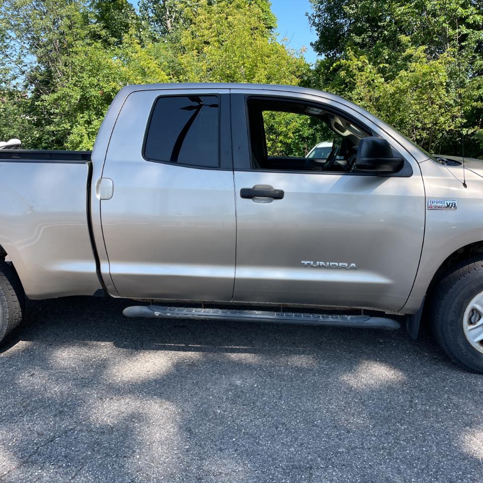Toyota Tundra 4WD Truck Dbl 5.7L V8 6-Spd AT (Natl) 2008