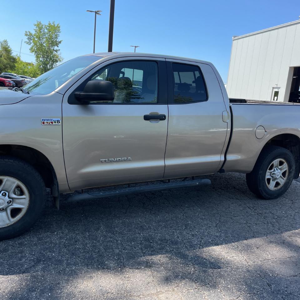 Toyota Tundra 4WD Truck Dbl 5.7L V8 6-Spd AT (Natl) 2008