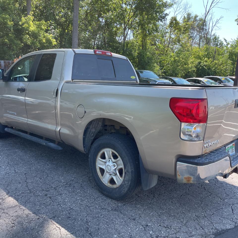 Toyota Tundra 4WD Truck Dbl 5.7L V8 6-Spd AT (Natl) 2008