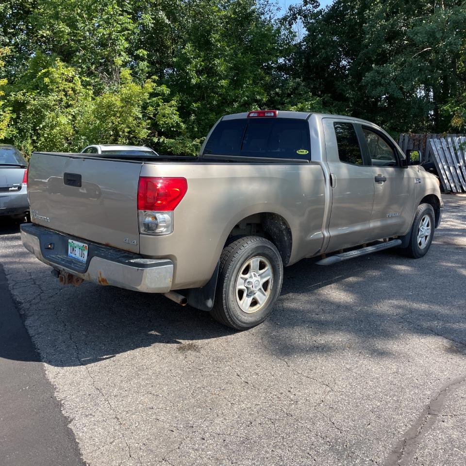 Toyota Tundra 4WD Truck Dbl 5.7L V8 6-Spd AT (Natl) 2008