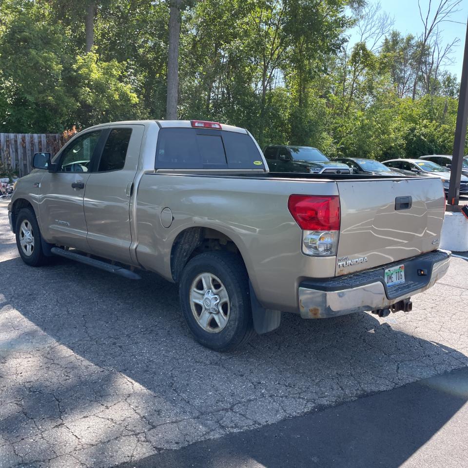 Toyota Tundra 4WD Truck Dbl 5.7L V8 6-Spd AT (Natl) 2008
