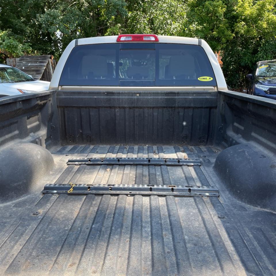 Toyota Tundra 4WD Truck Dbl 5.7L V8 6-Spd AT (Natl) 2008