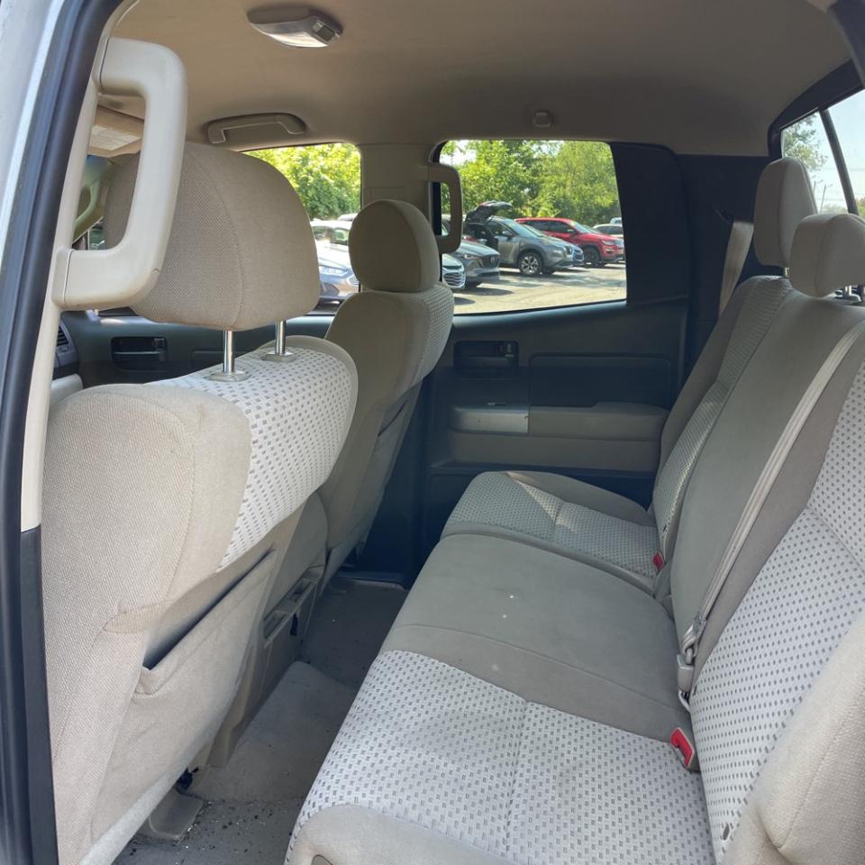 Toyota Tundra 4WD Truck Dbl 5.7L V8 6-Spd AT (Natl) 2008