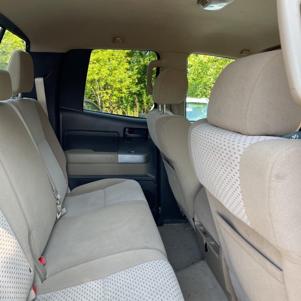 Toyota Tundra 4WD Truck Dbl 5.7L V8 6-Spd AT (Natl) 2008