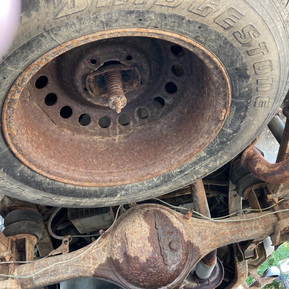 Toyota Tundra 4WD Truck Dbl 5.7L V8 6-Spd AT (Natl) 2008
