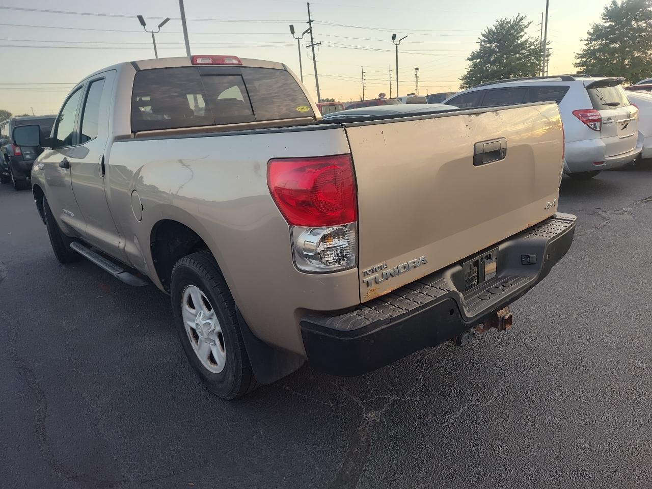 Toyota Tundra 4WD Truck Dbl 5.7L V8 6-Spd AT (Natl) 2008