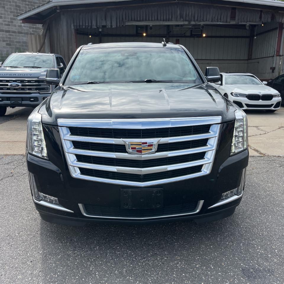 Cadillac Escalade ESV 4WD 4dr Luxury Collection 2016