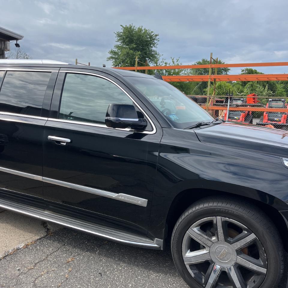 Cadillac Escalade ESV 4WD 4dr Luxury Collection 2016