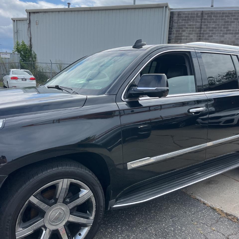 Cadillac Escalade ESV 4WD 4dr Luxury Collection 2016