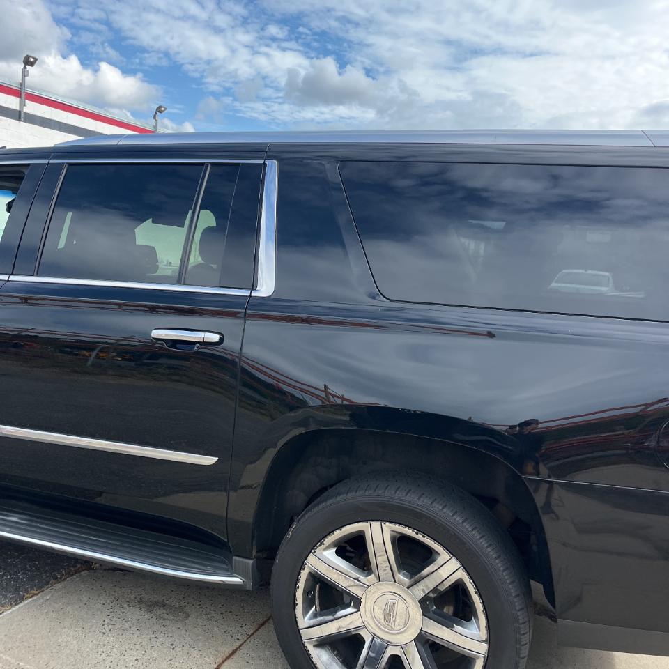 Cadillac Escalade ESV 4WD 4dr Luxury Collection 2016