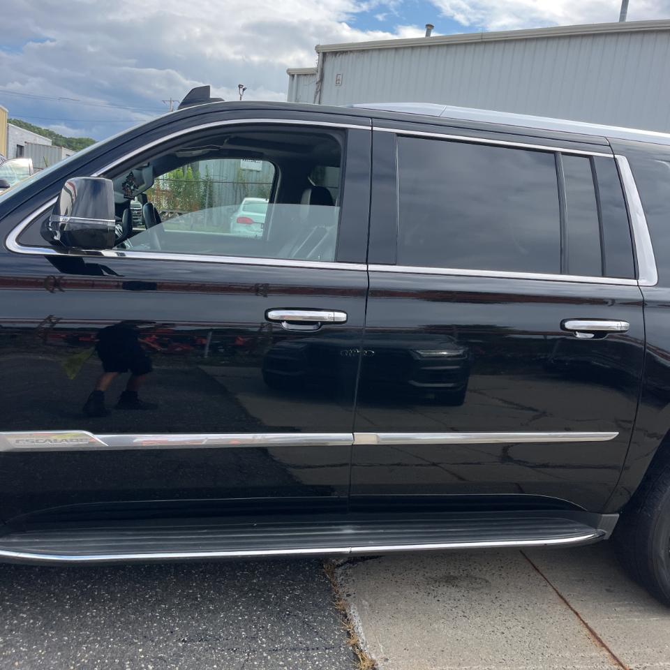 Cadillac Escalade ESV 4WD 4dr Luxury Collection 2016