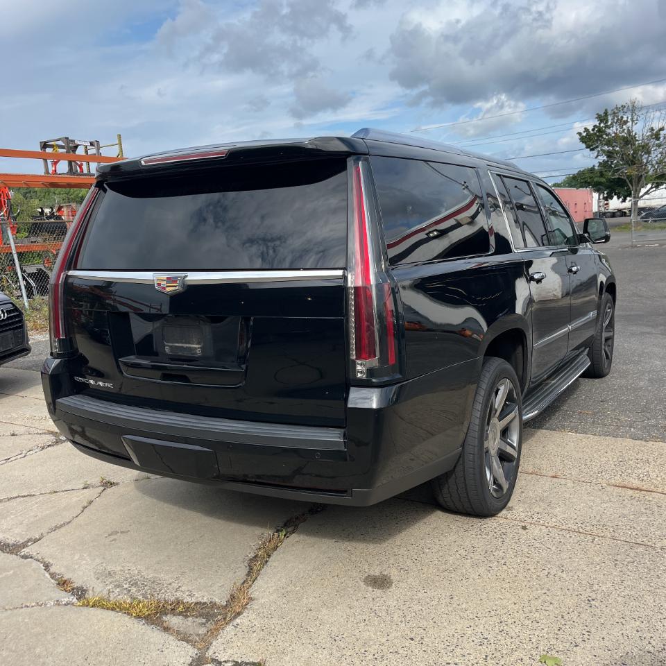 Cadillac Escalade ESV 4WD 4dr Luxury Collection 2016