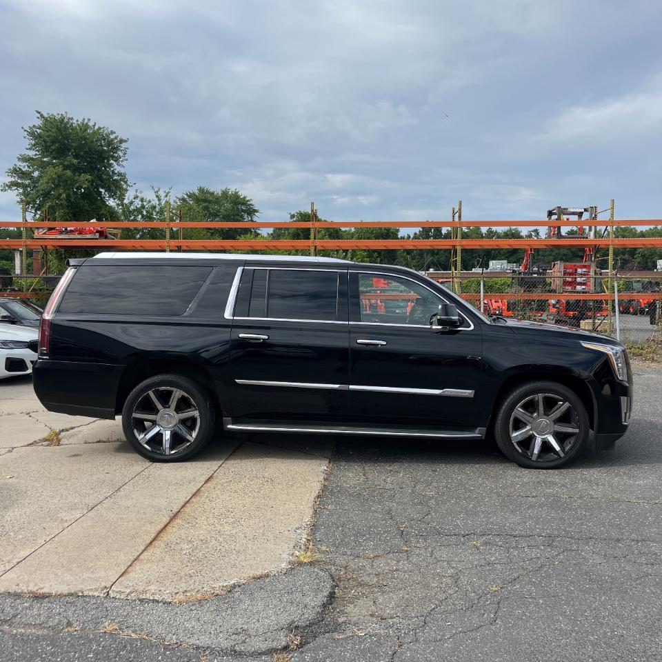 Cadillac Escalade ESV 4WD 4dr Luxury Collection 2016