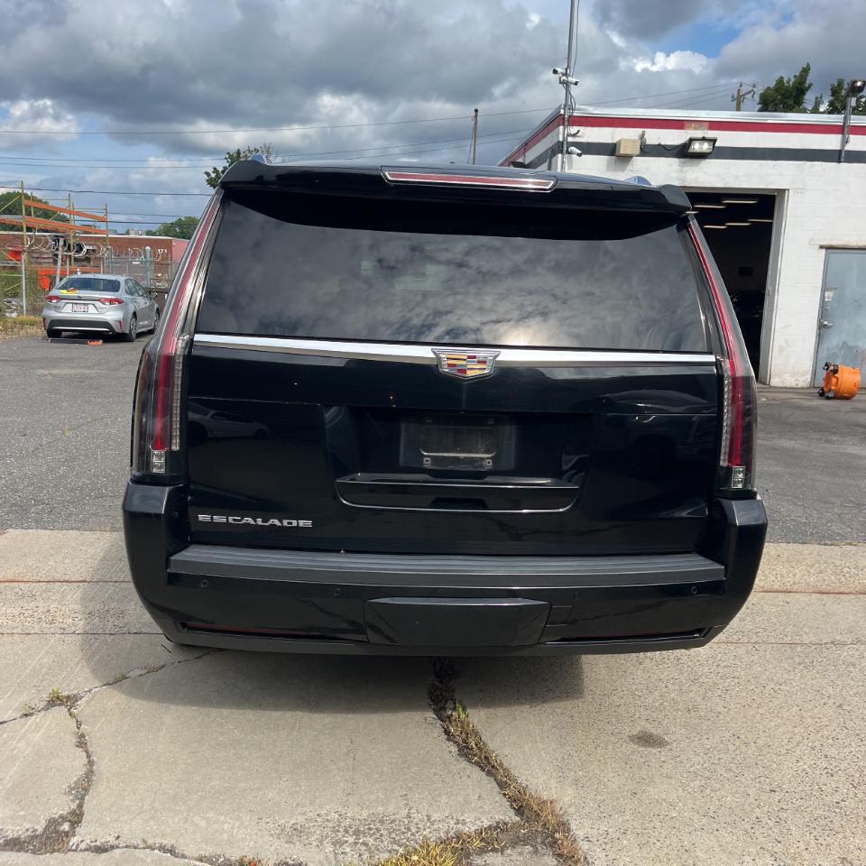 Cadillac Escalade ESV 4WD 4dr Luxury Collection 2016